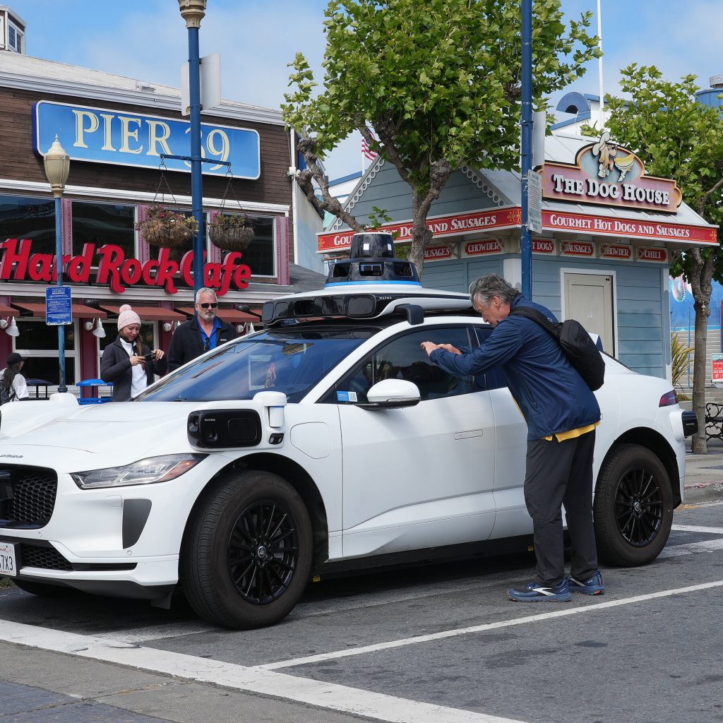 San Francisco’s Hot Tourist Attraction: Driverless Cars