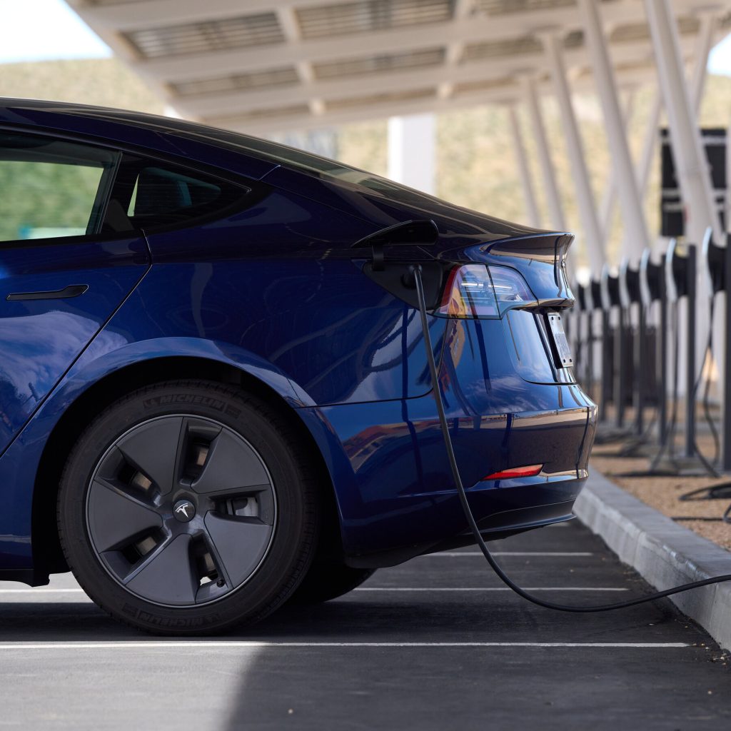 Tesla’s Share of U.S. Electric Car Market Falls Below 50%