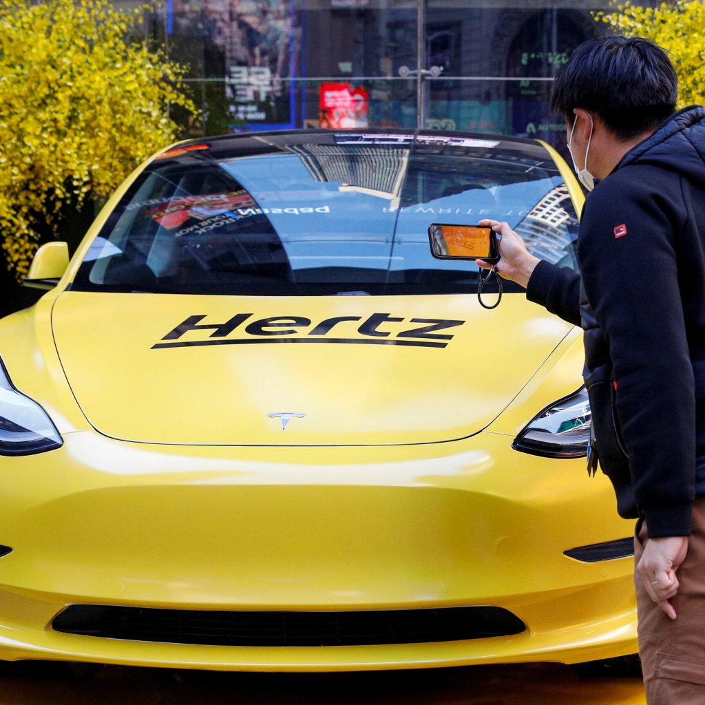 Hertz Sells 20,000 Electric Cars After Being Burned by Tesla’s Price Cuts