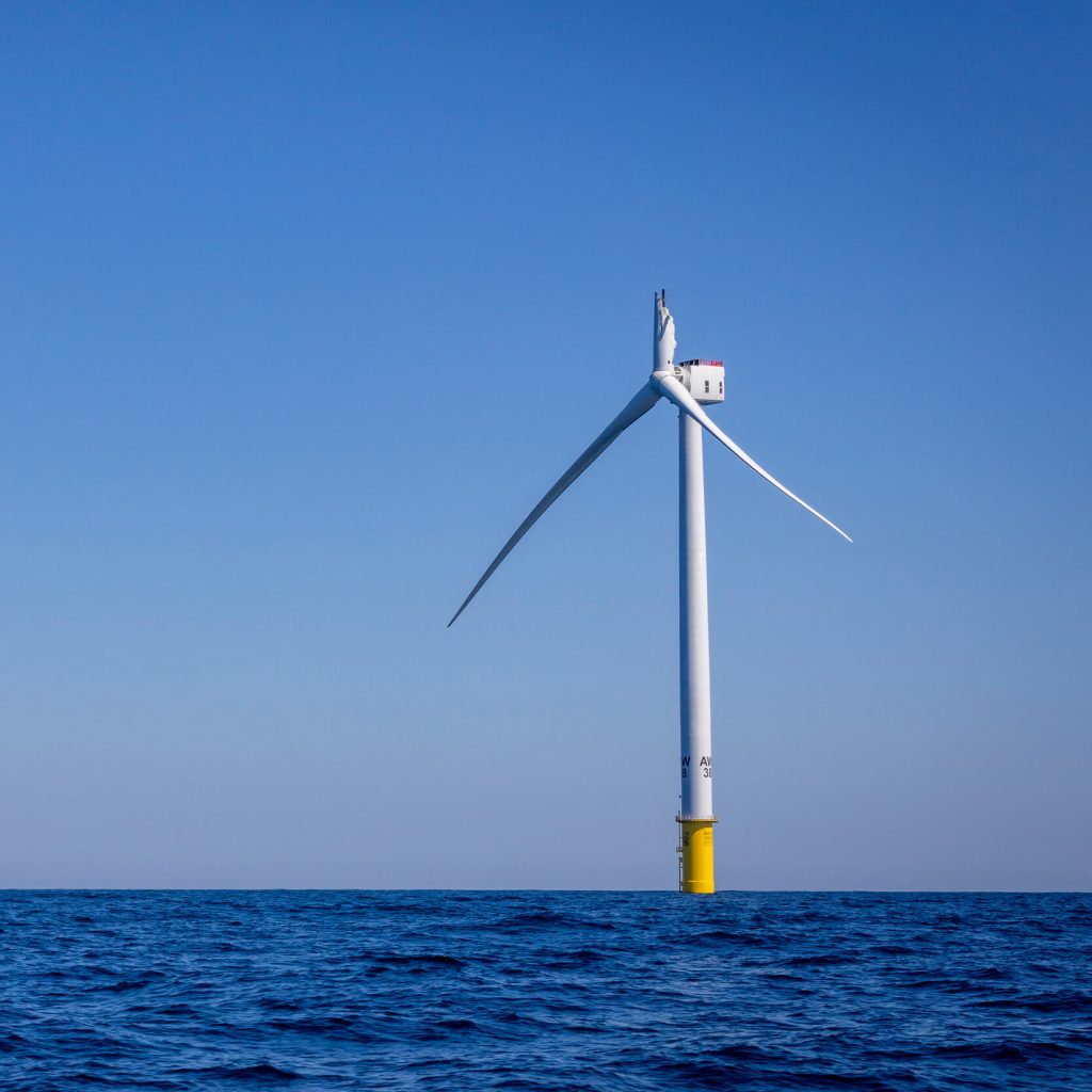 Offshore Wind Slowed by Broken Blades, Rising Costs and Angry Fishermen