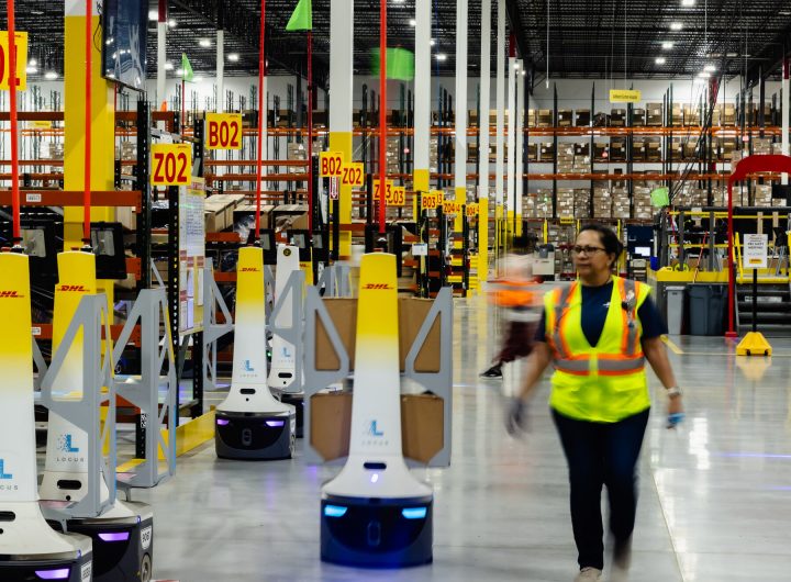 Robots Struggle to Match Warehouse Workers on ‘Really Hard’ Jobs